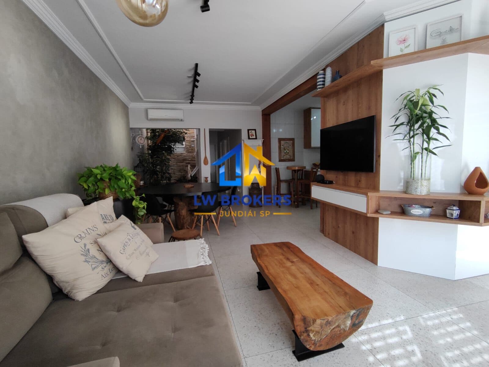 Casa reformada no Jardim da Fonte em Jundiaí - SP