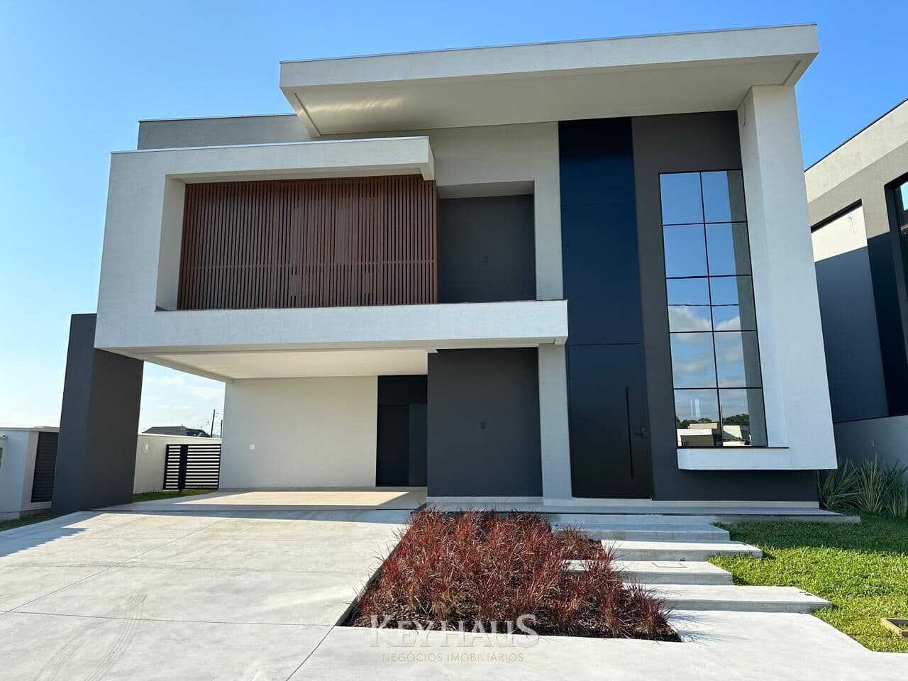 Casa 04 dormitórios | Camboriú - SC