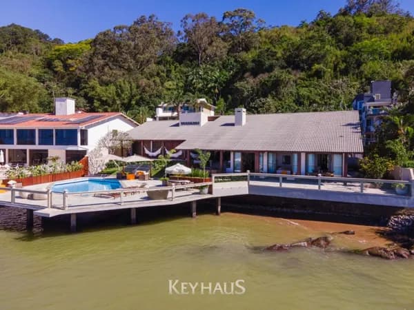 Casa Alto Padrão Frente Mar | Cabeçudas - Itajaí - SC