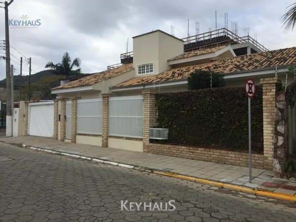 Casa Padrão para Venda em Dom Bosco Itajaí-SC