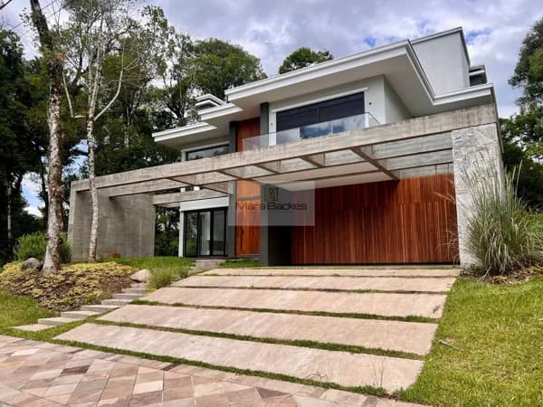 Casa Sol de 3 Suítes em Gramado Alto Padrão