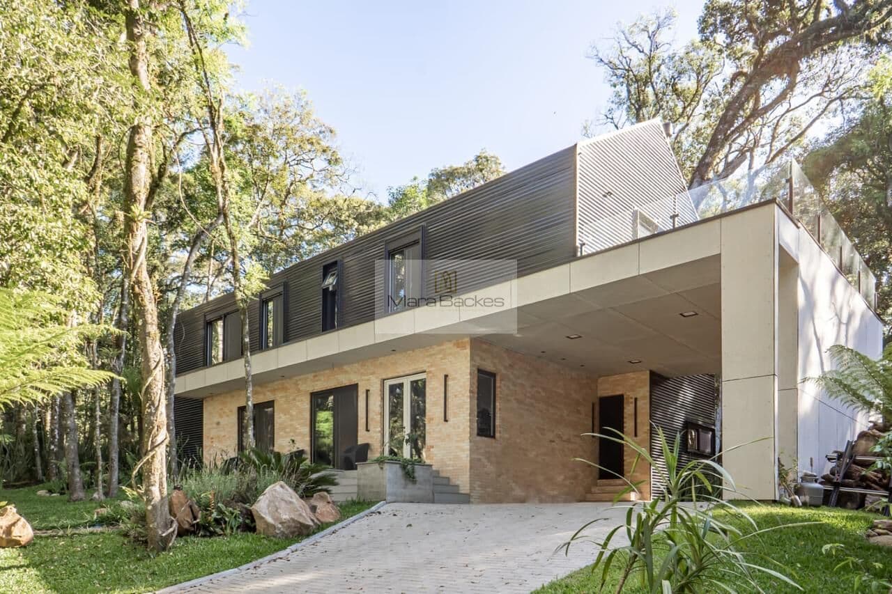 Casa com 4 Suítes Mobiliada no Condomínio O Bosque