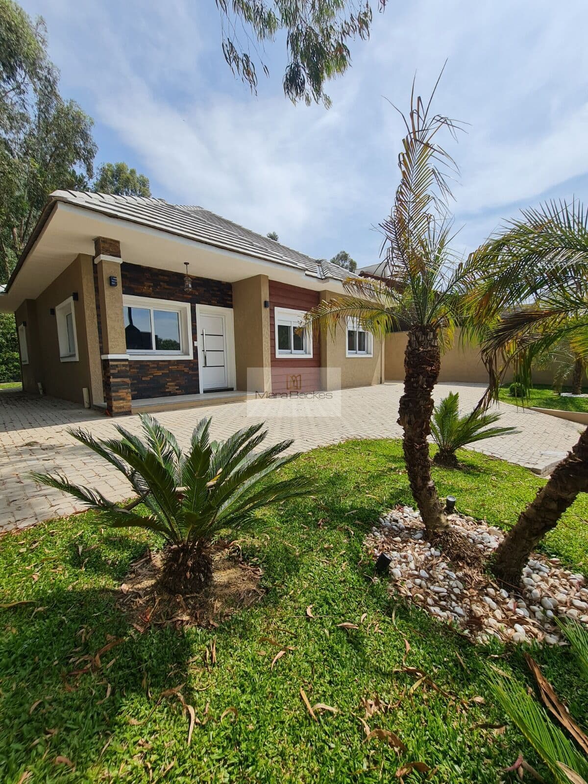 Casa Aurora de 3 Dormitórios em Gramado