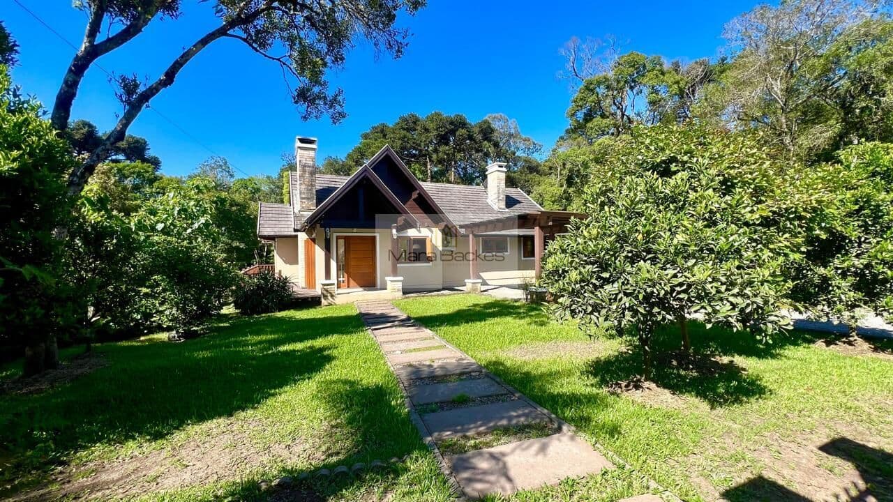 Casa com 3 Dormitórios + Residência Auxiliar de 2 Dormitórios