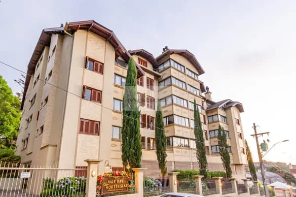 Cobertura de 4 suítes Mobiliada Centro Gramado