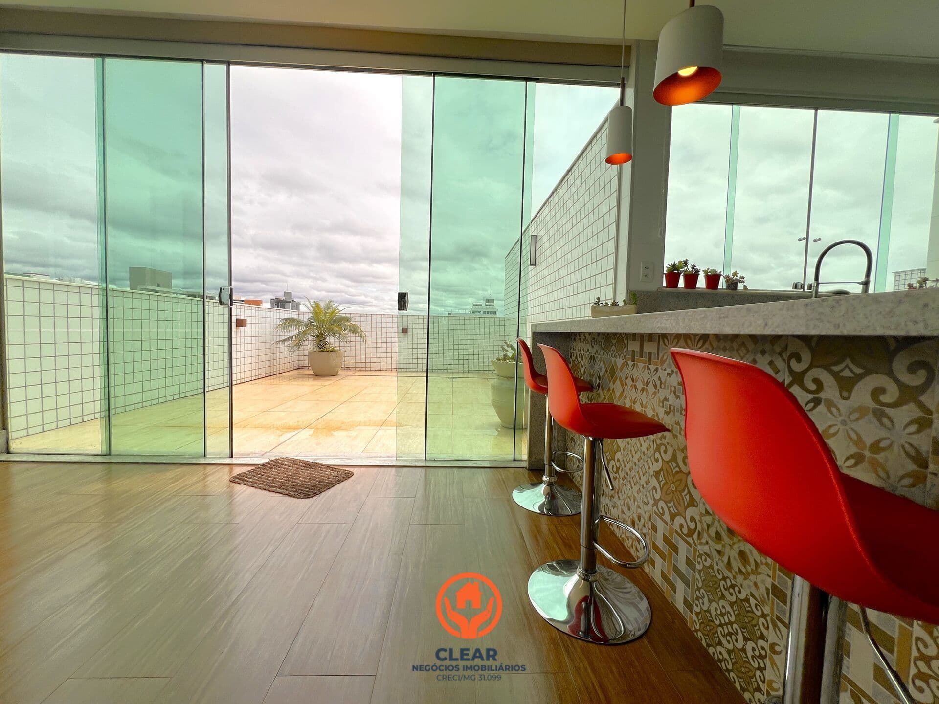 Cobertura 280m² no Castelo | 4 Quartos | 5 Vagas | Prédio com Elevador