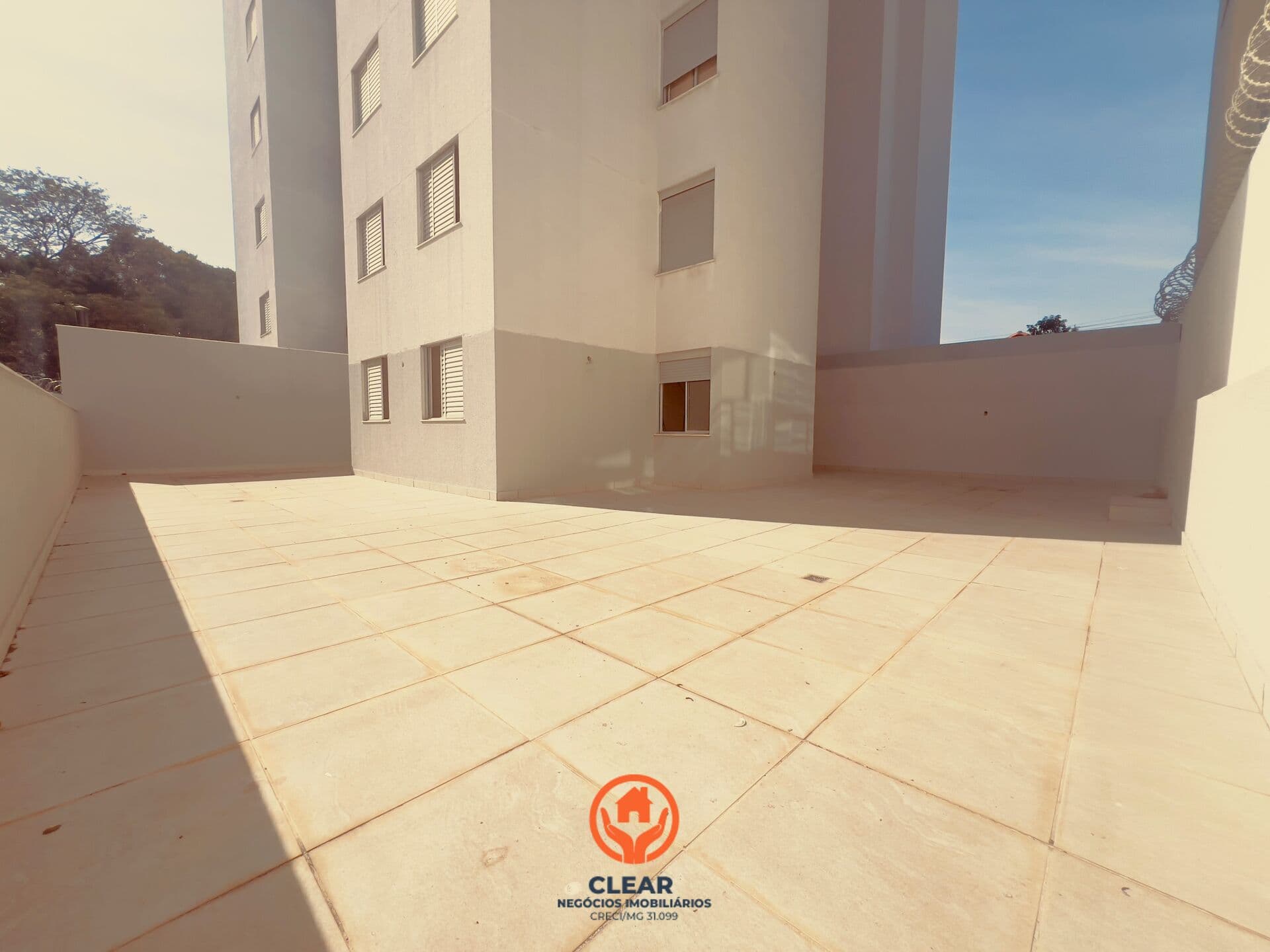 Área Privativa Bairro Santa Terezinha | 202m², 3 Quartos e Espaço Externo