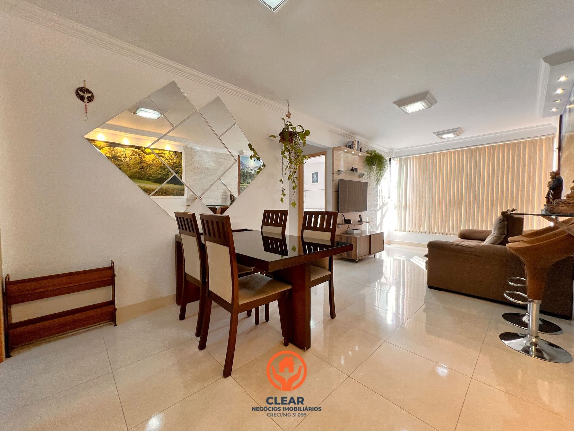 Apartamento 61m² / 2 Quartos / 2 Vagas Paralelas / Elevador / Ouro Preto BH