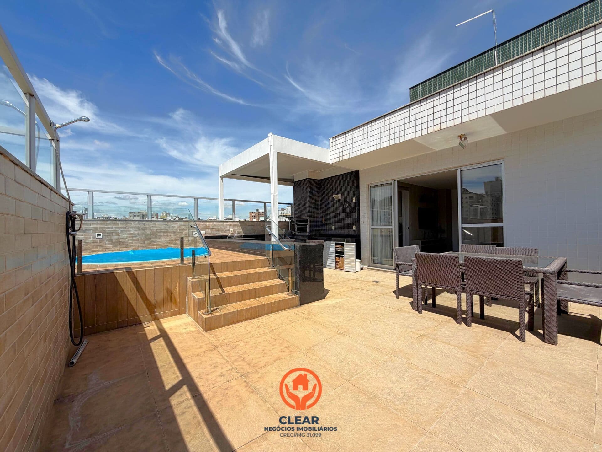 Cobertura 235m² / 4 Quartos / 4 Vagas / Piscina / Elevador / Castelo BH