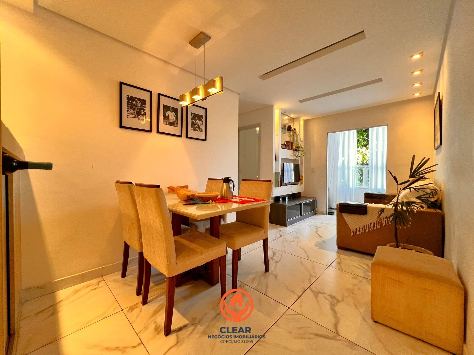 Apartamento 55m² / 2 Quartos / Suíte / Varanda / 1 Vaga / Ouro Preto BH