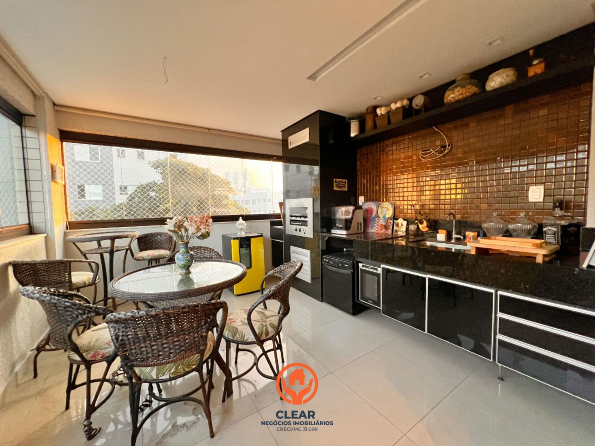 Apartamento 158m² / 4 Quartos / 3 Suítes / 3 Vagas / Varanda Gourmet / Castelo BH