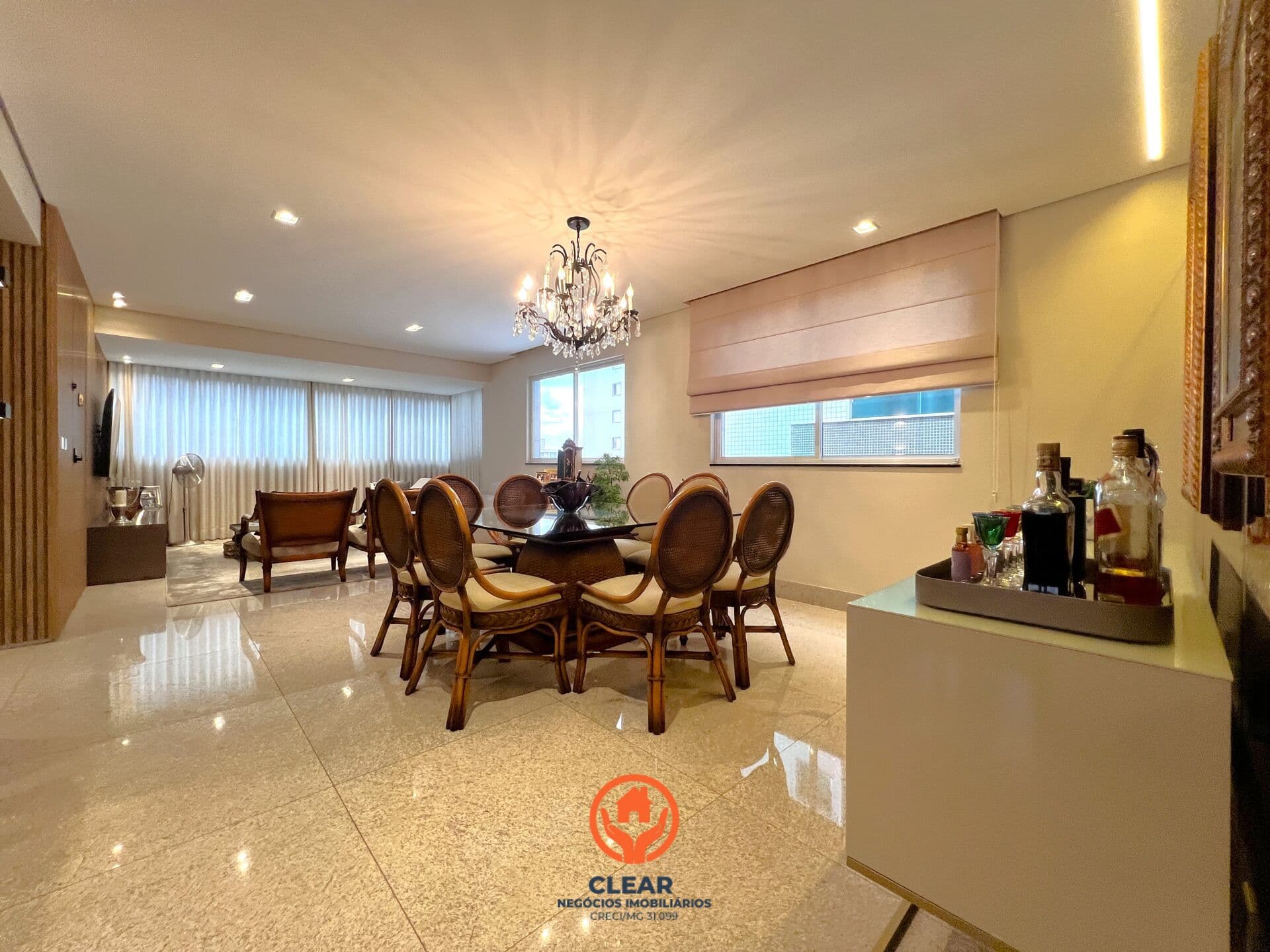 APARTAMENTO À VENDA NO BAIRRO CASTELO, 4 QUARTOS, 2 VAGAS, VARANDA INTEGRADA, PRÉDIO DE UM POR ANDAR COM ELEVADOR, 186M²