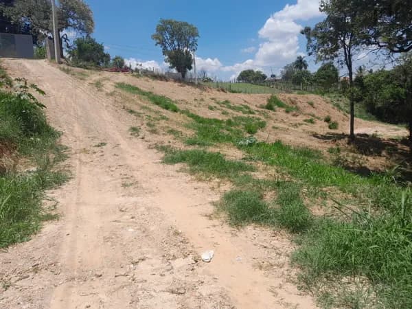 Terrenos em Dona Catarina, Mairinque/SP a 200 metros do asfalto