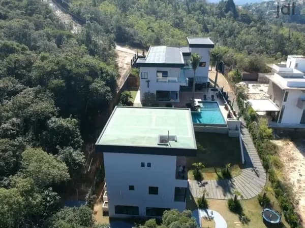 Chácara Residencial Porta do Sol casa de altíssimo padrão Linda casa de altíssimo padrão com 9 suítes, cinema, sala de jantar, sala de estar, academia, área gourmet, sala de jogos, Piscina, Academia e Lago! Oportunidade ! Aceita Permuta 50%