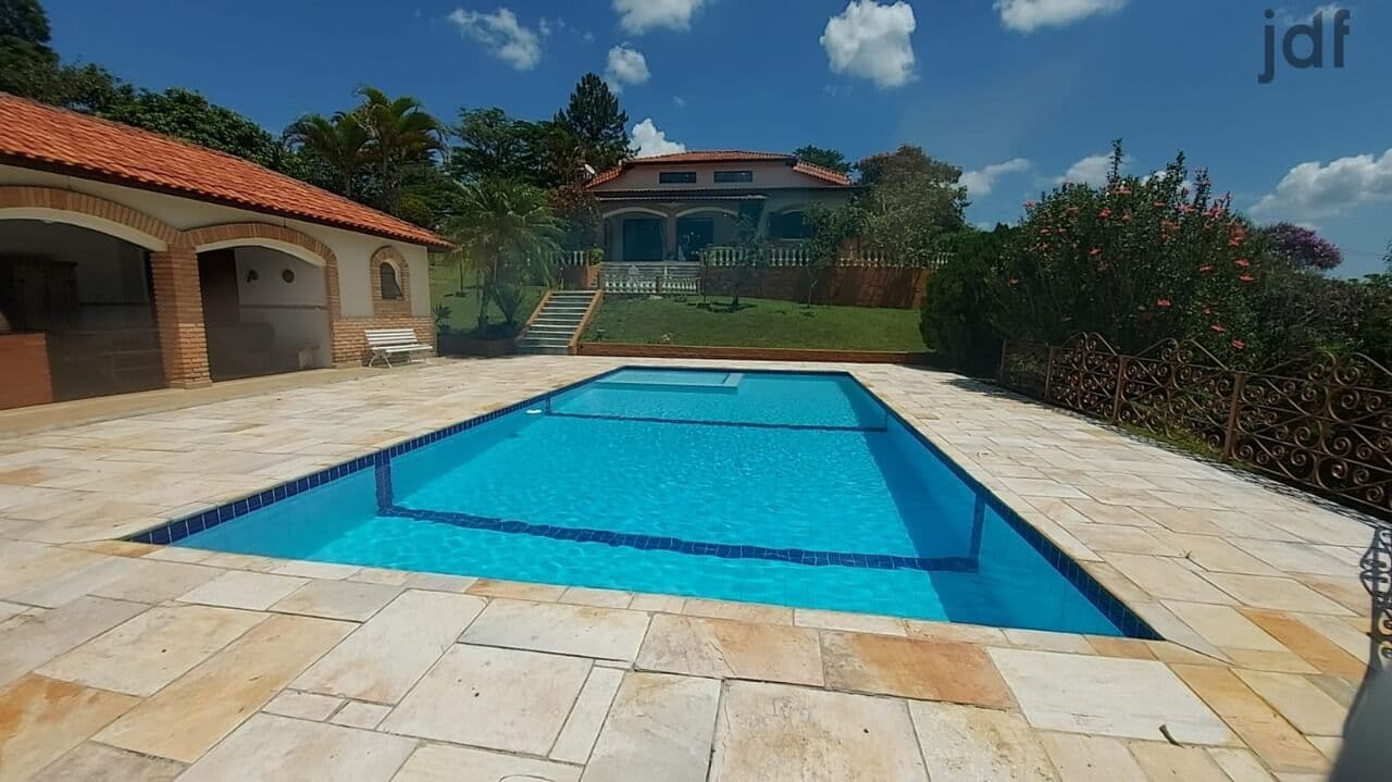 Chácara Condomínio Porta Do Sol, 04 Dormitórios sendo 02 Suítes, Piscina Campo, Churrasqueira! Aceita Negociação ! Oportunidade !