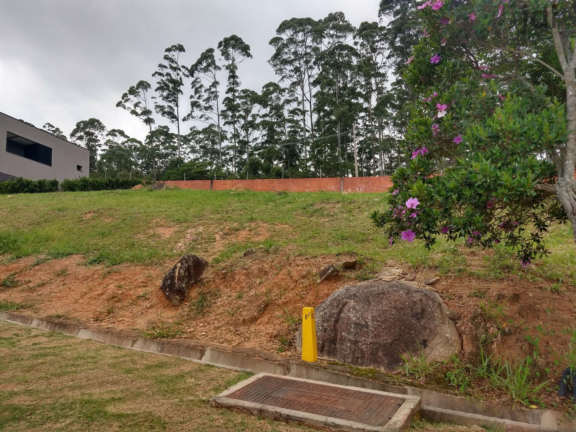 Terreno em Condomínio Villa da Mata de 1000m² Alto Padrão com oportunidade !