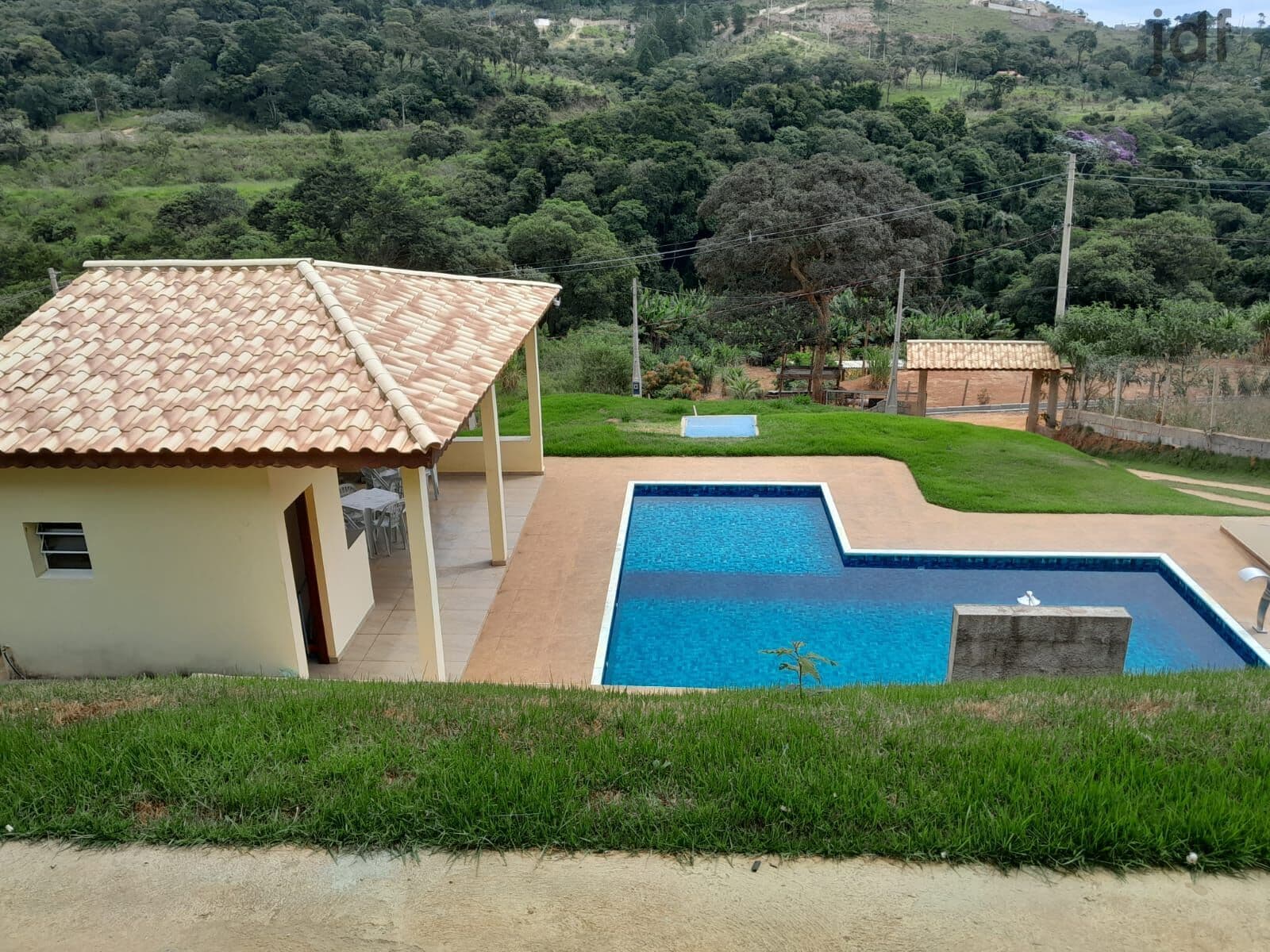 Refúgio pronto para uso a 40/50 min de SP