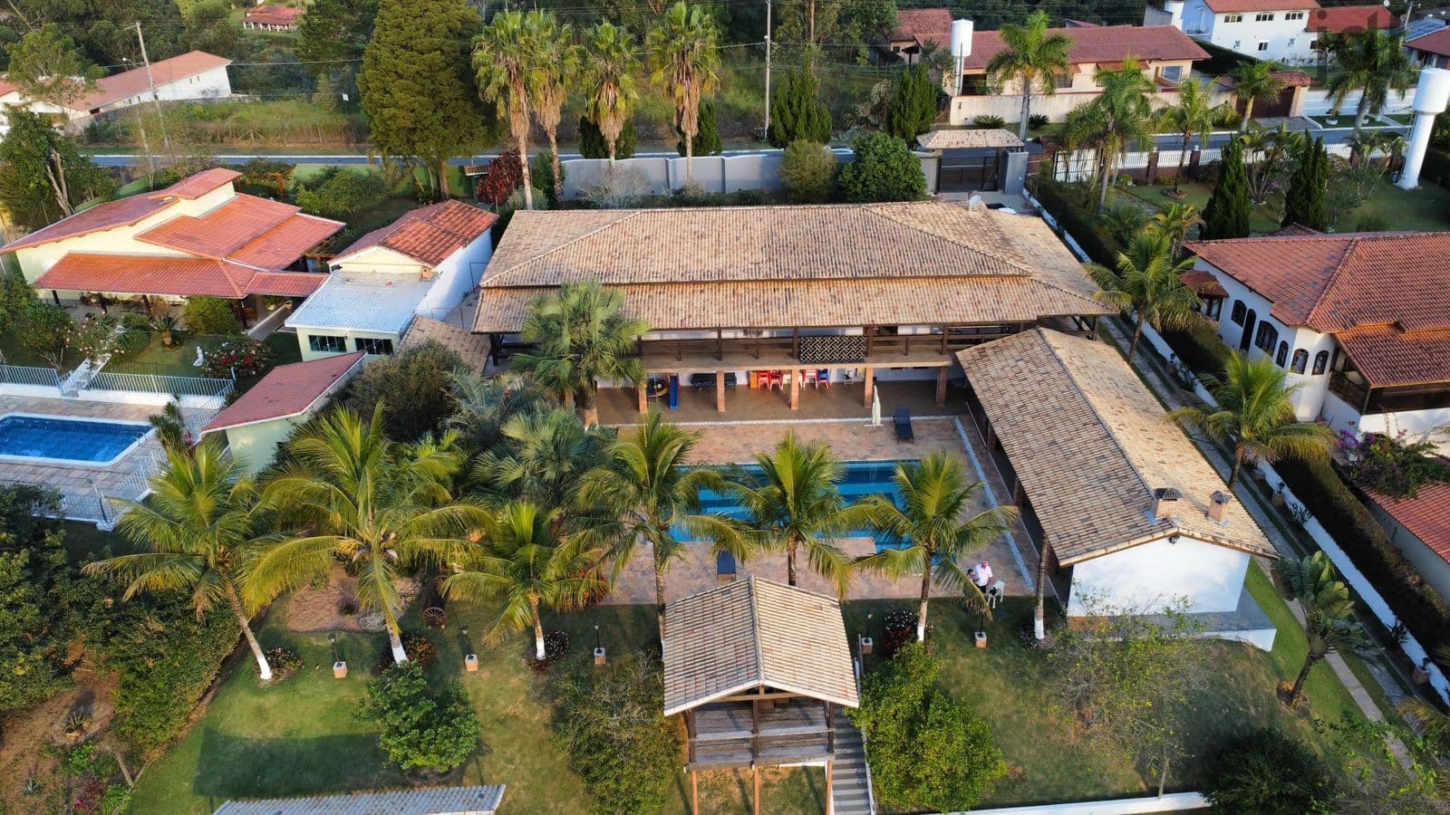 Mini sitio com 7.000 em condominio