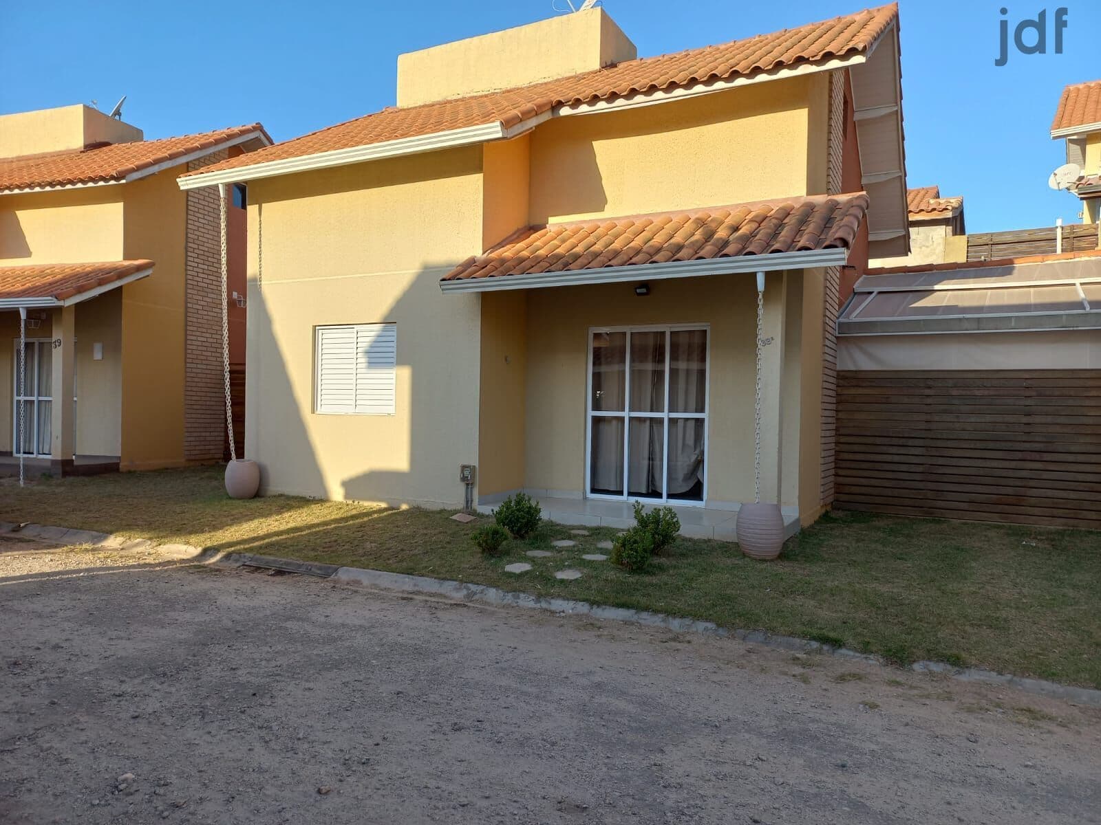 Casa Chalé com 4 dormitórios