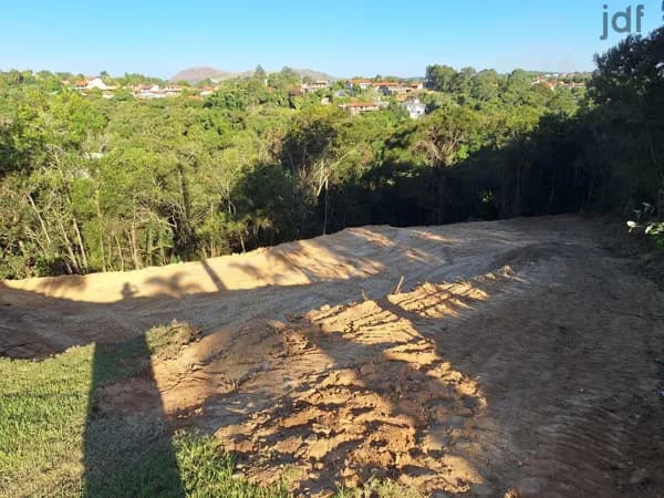 Terreno em Condomínio Porta do Sol com vista!