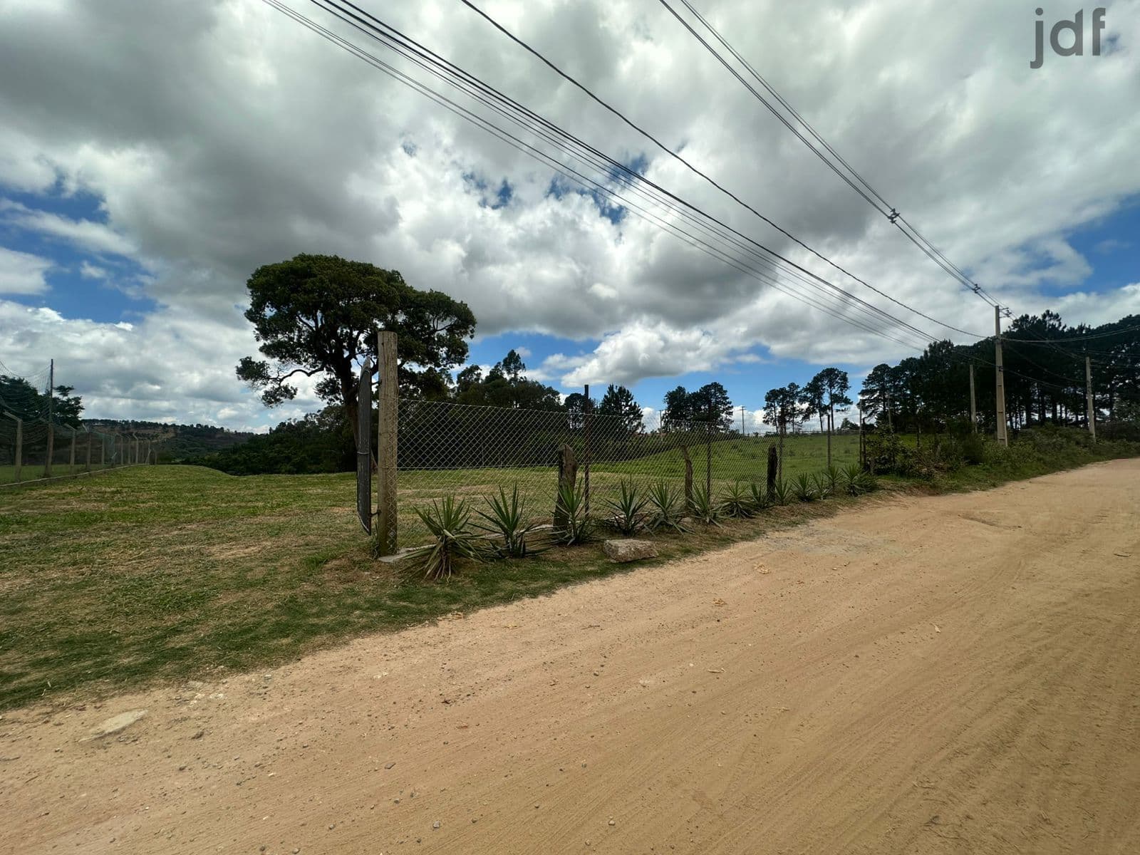 Terrenos em Loteamento no bairro Cristal, Mairinque/SP com 100% lotes planos