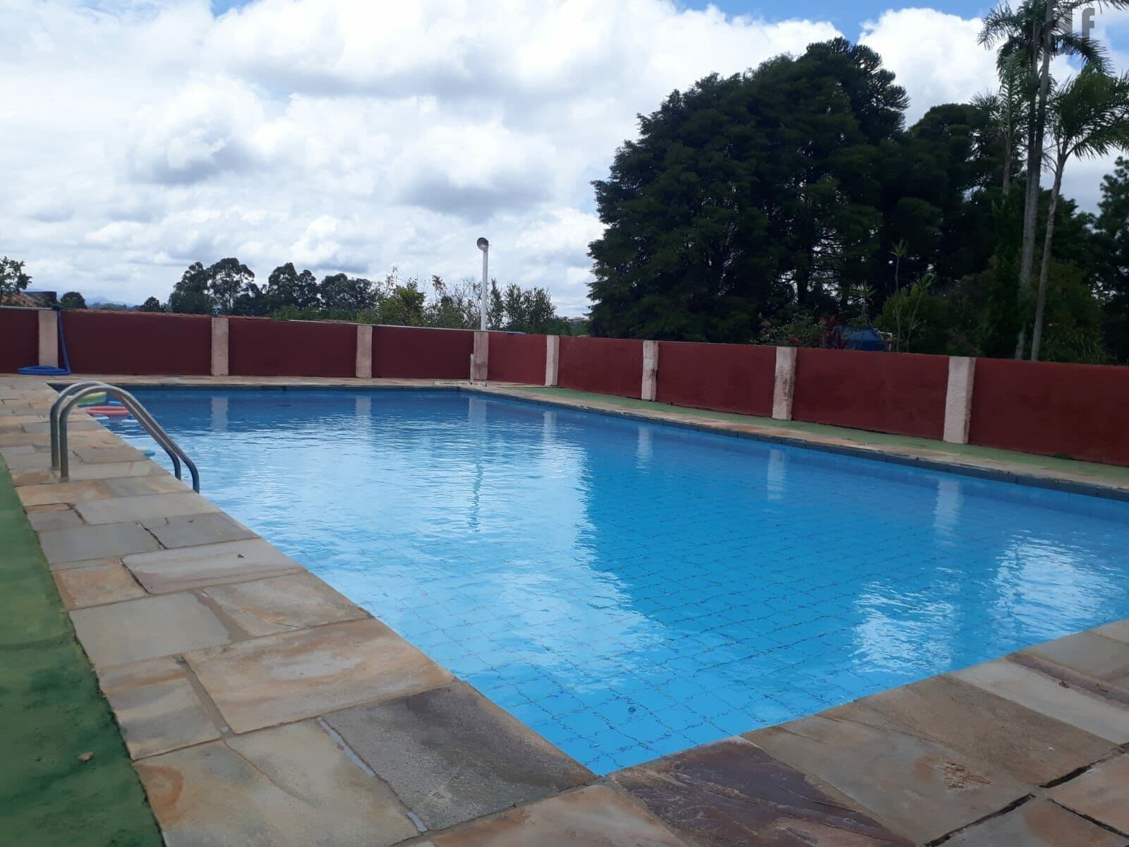 Chácara Residencial Porta do Sol 02 quartos, sendo 01 Suíte, Sala para 02, Escritório, Área Gourmet na Varanda Linda Piscina 6 x 12 mts. Oportunidade!