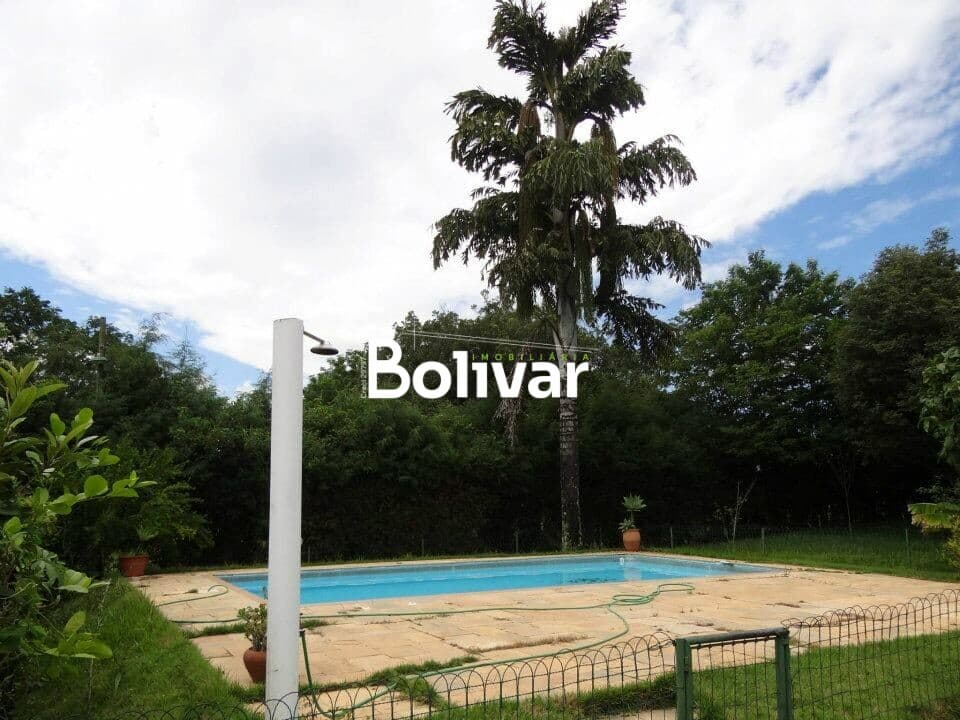Fazenda/Sítios/Chácaras em Sarapuí - Centro
