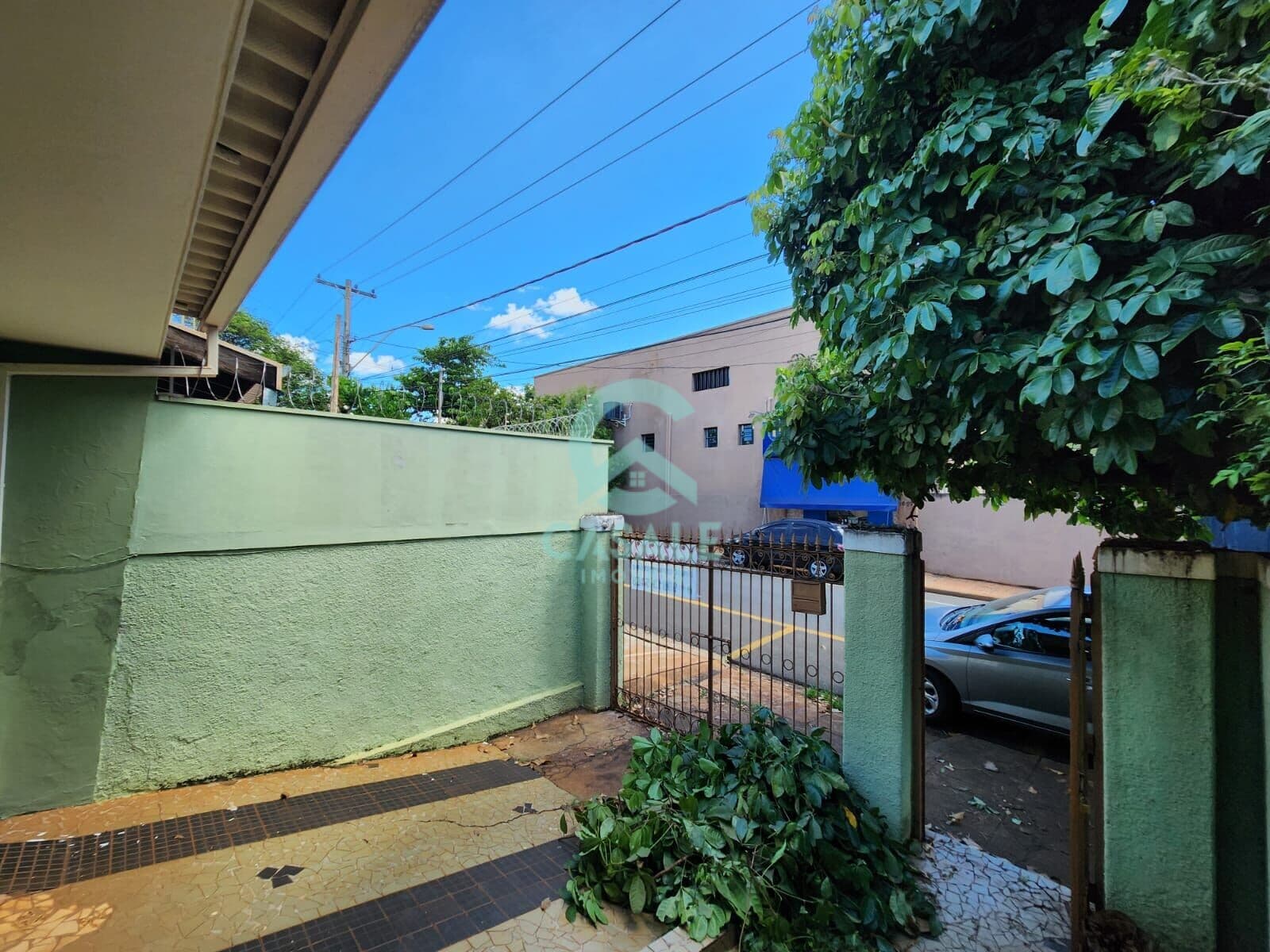 Casa Padrão - Excelente localização