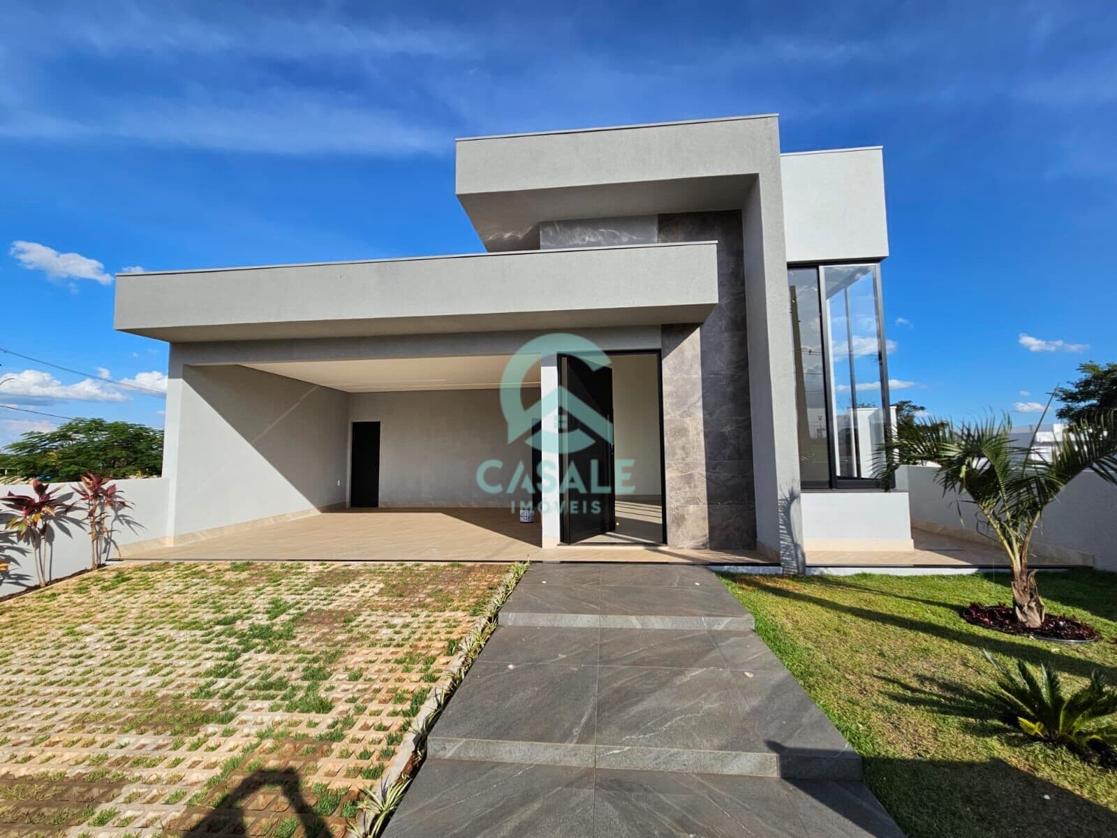 Casa de alto padrão em Condomínio