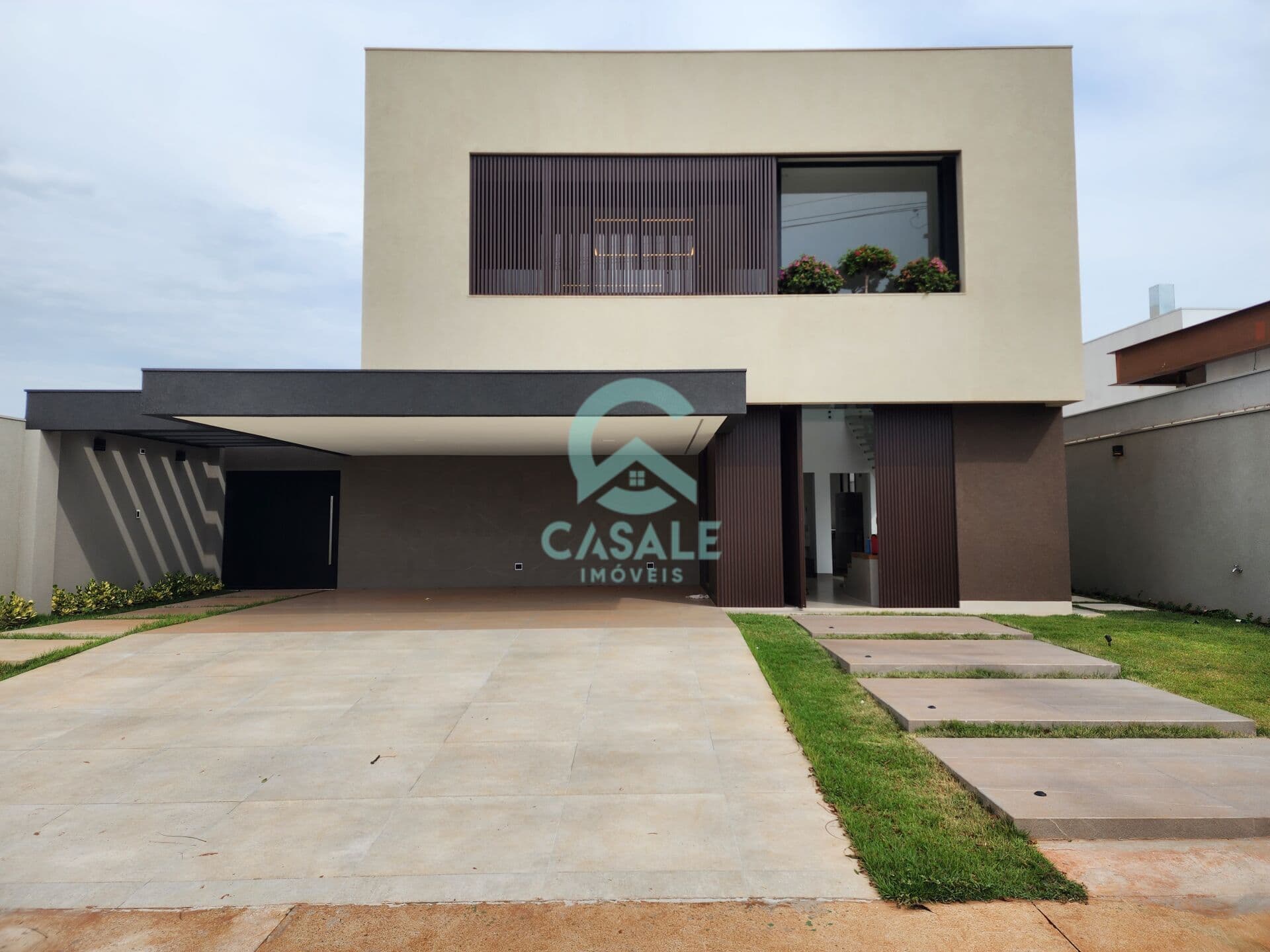 Casa de alto padrão em Condomínio