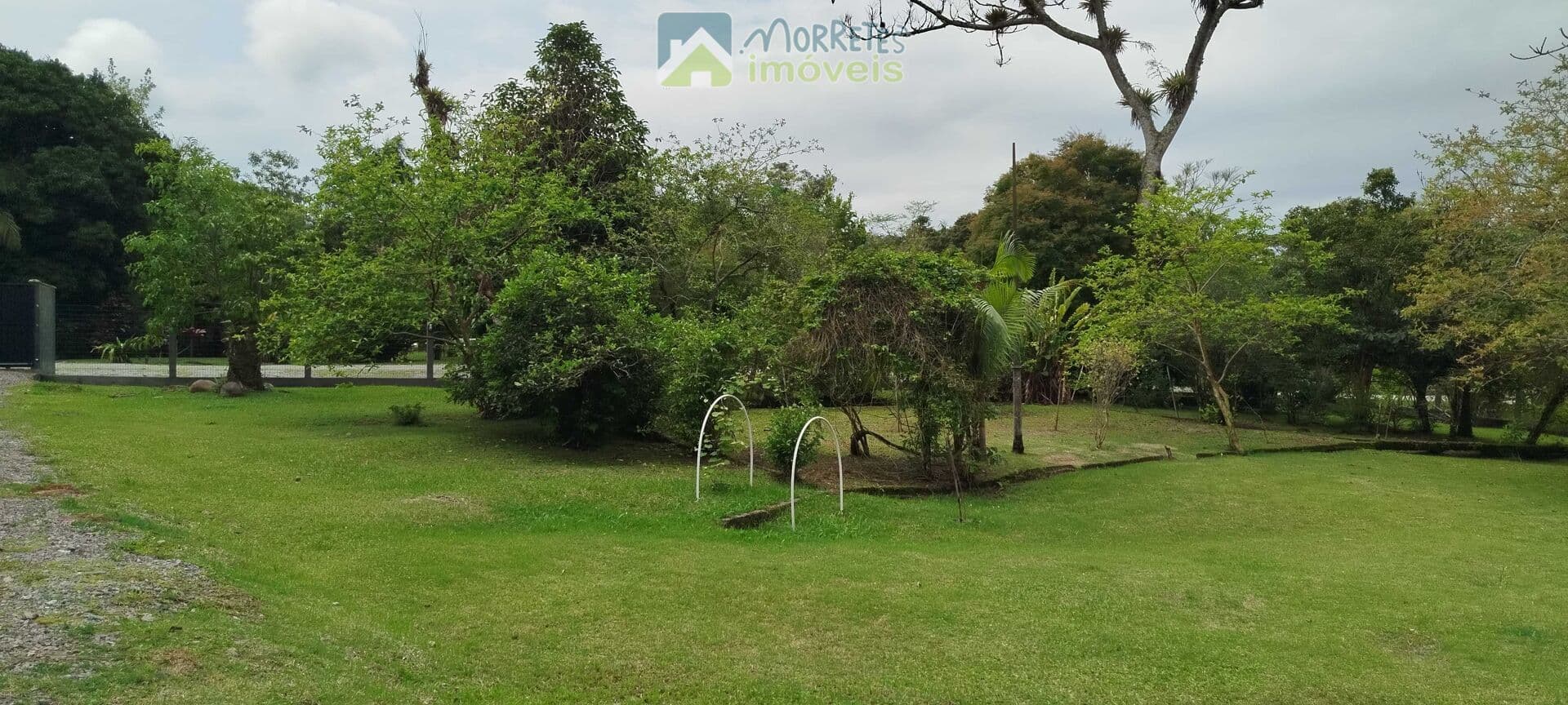 Terreno em Condomínio. Seu Refúgio Exclusivo Espera Por Você em Morretes!