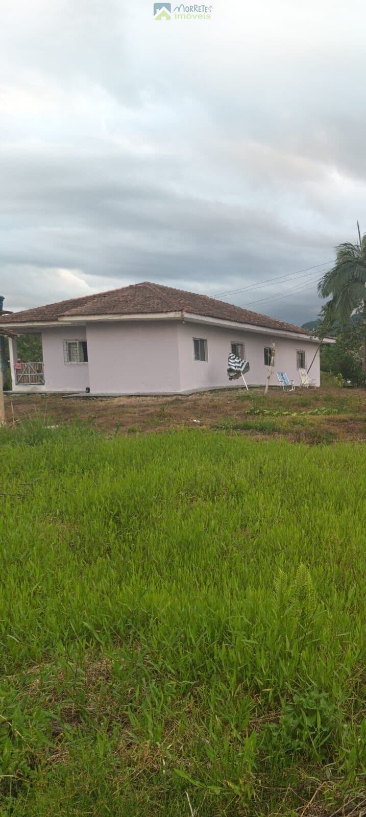 Chácara no Rio Cachoeira, em frente a rodovia com 28.000m² em Antonina -PR