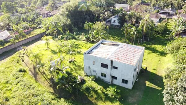 Chácara com Casa Maravilhosa em fase de acabamento de 250m² construidos c/ 2 pavimentos em terreno de 5.200m² em Antonina PR