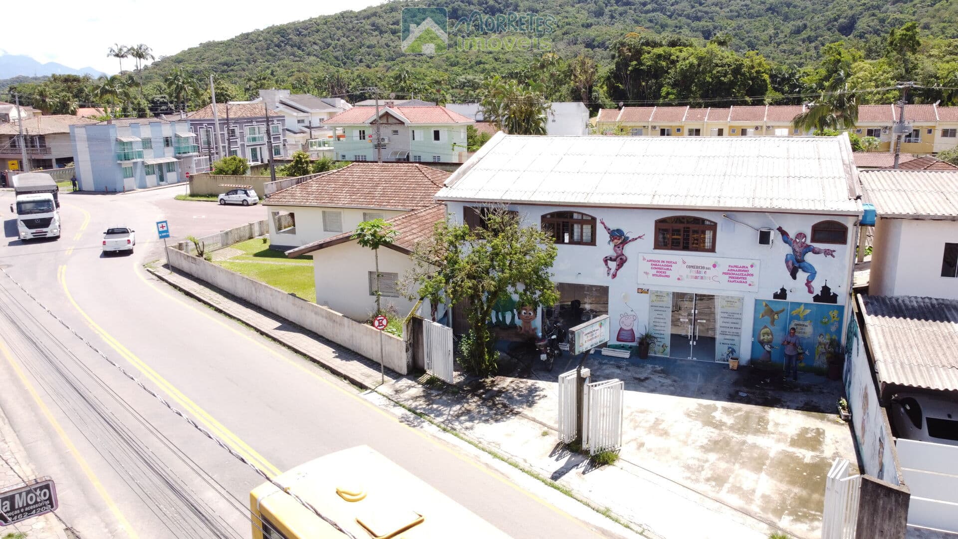 Salão Comercial com Loja e Residência com estacionamento 457m² de terreno em Morretes/PR