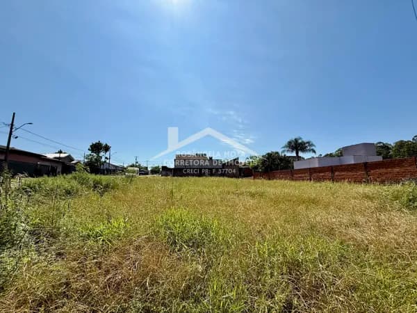 Terreno de Esquina à Venda