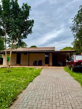 Casa de esquina à venda