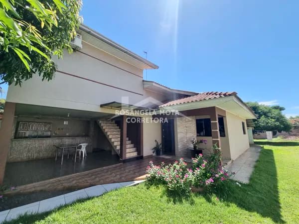 Casa à Venda
