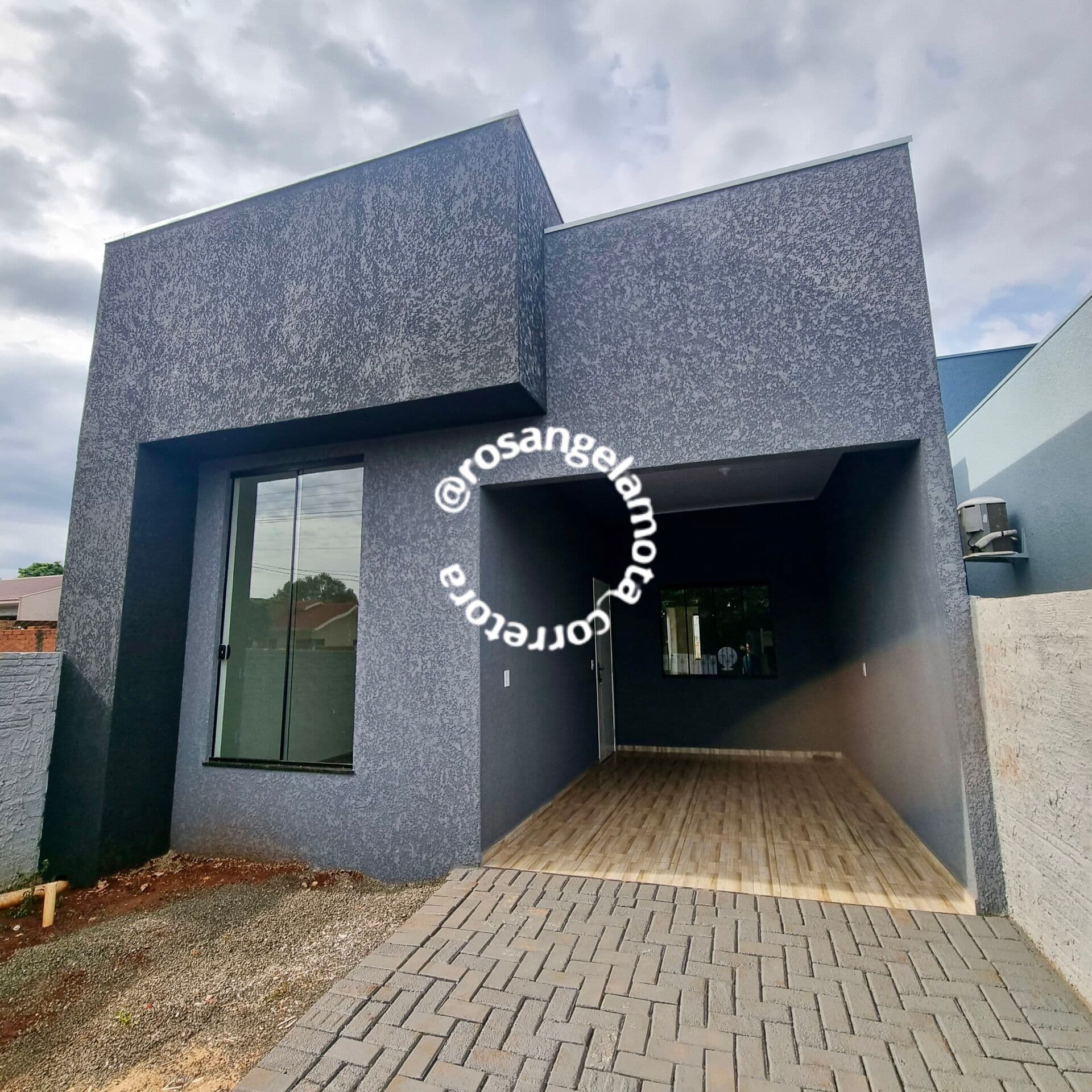 Casa à Venda - Santa Terezinha de Itaipu/PR.