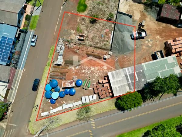 Terreno Comercial de Esquina à Venda