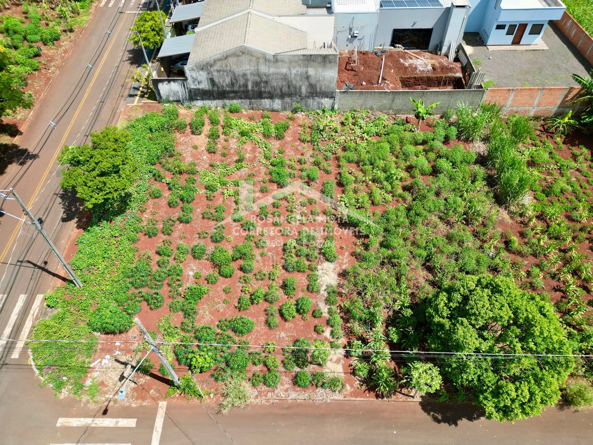 Terreno Duplo de Esquina à Venda