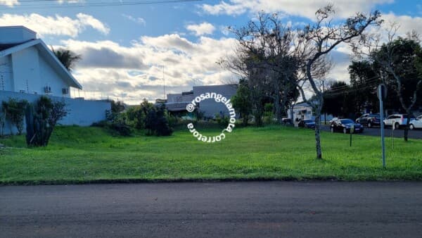 Terreno de Esquina no Centro