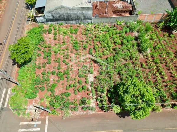 Terreno de Esquina à Venda