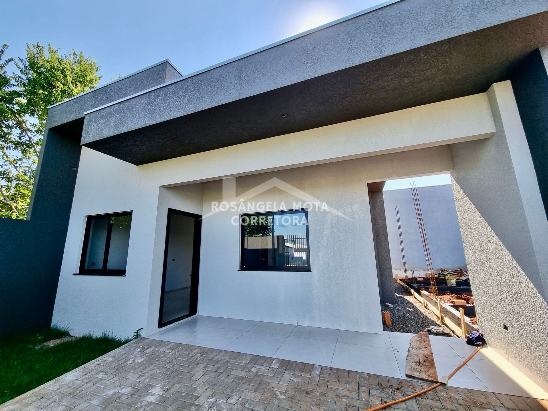 Casa nova à venda
