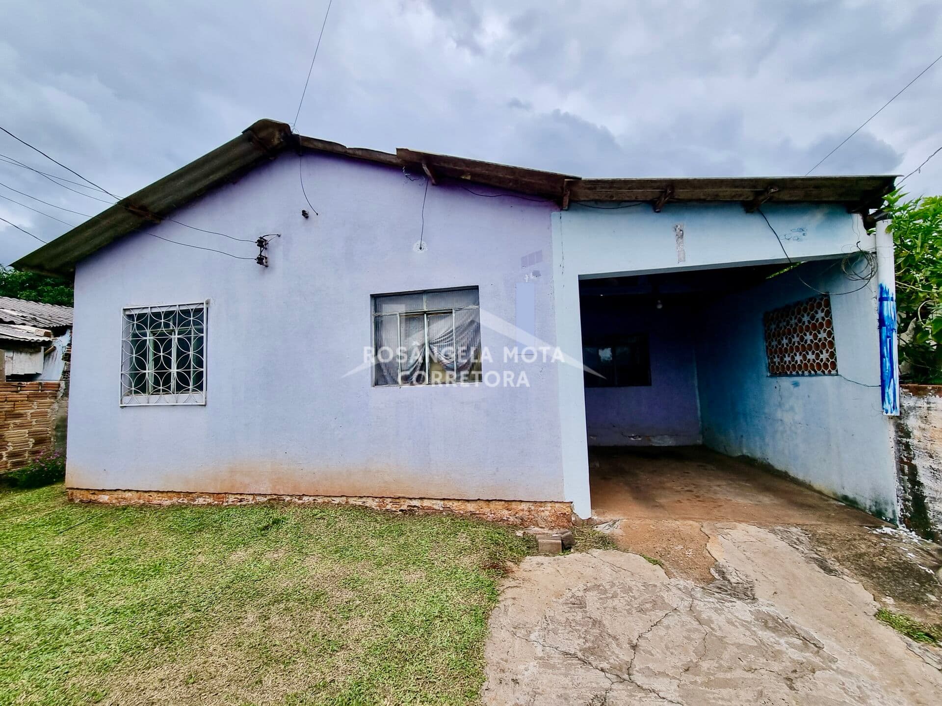 Duas casas à venda