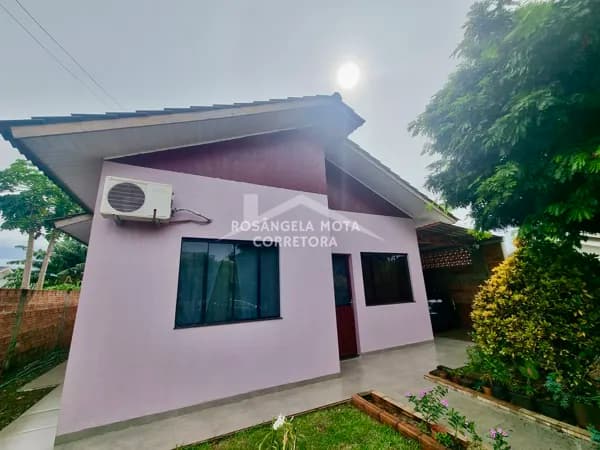 Casa à Venda