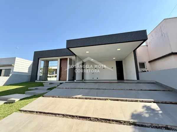 Casa de Alto Padrão em Condomínio