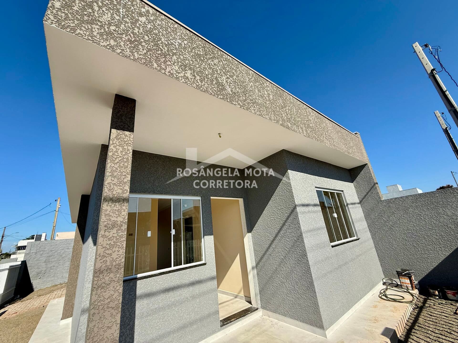 Casa nova à venda