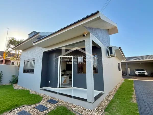 Casa à Venda