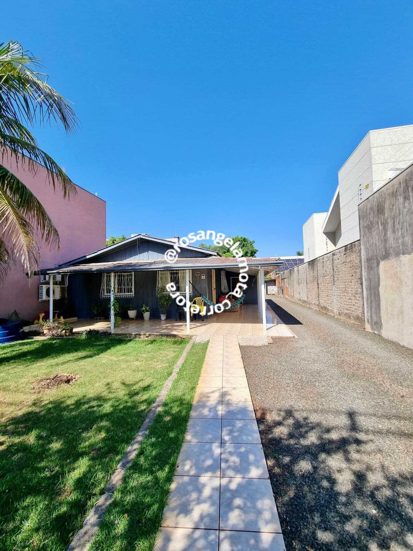 Casa Mista à Venda