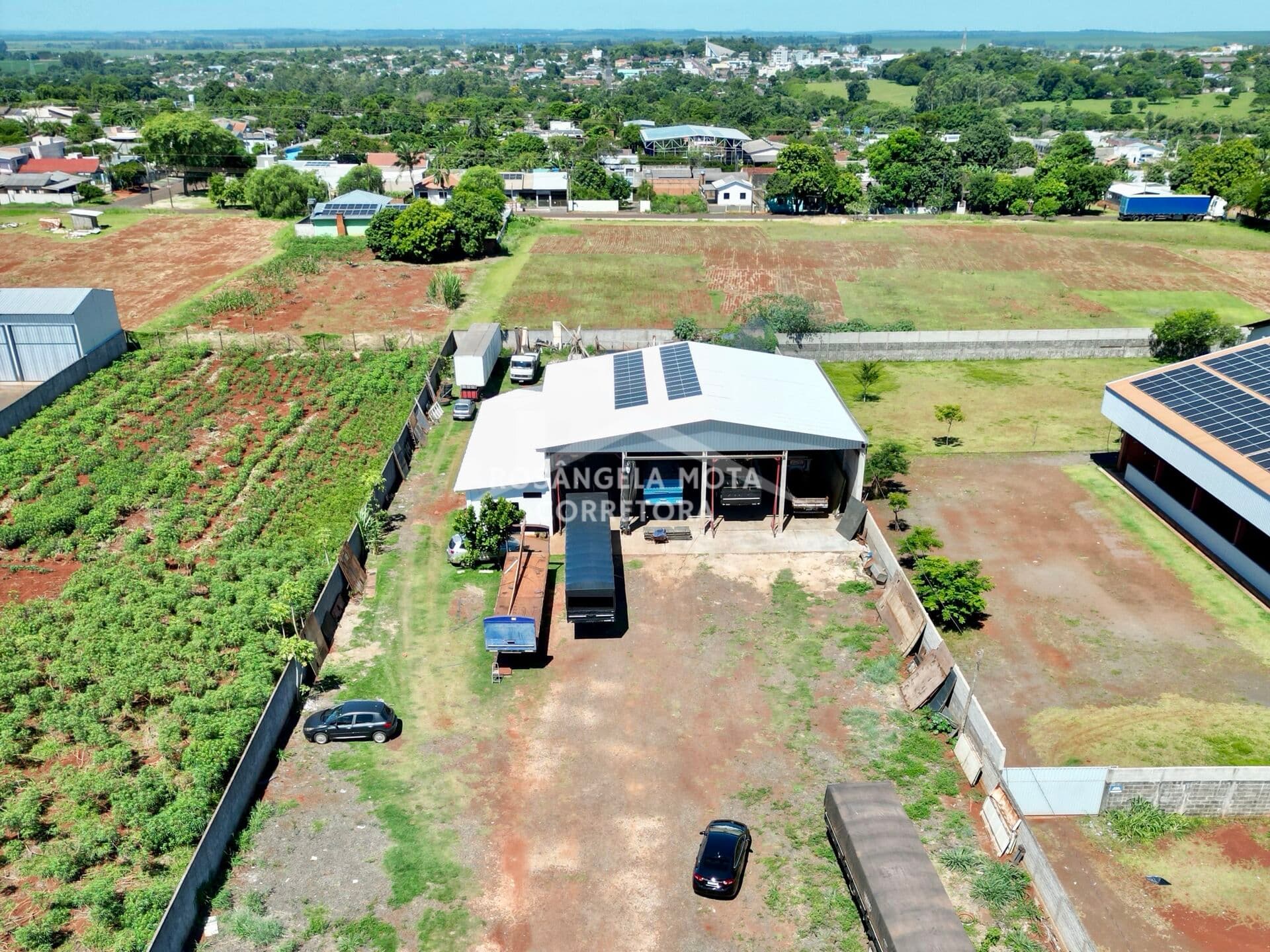 Barracão Comercial à Venda